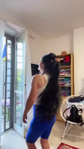 A post by @38larisa7 on TikTok caption: #accadeoggi 