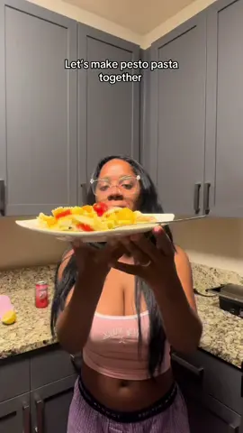A post by @ammiroseee on TikTok caption: I did some research & its better if u add kale @Bloom Nutrition #bloompartner 