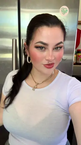 A post by @paolalooez5 on TikTok caption: #fyp #🥰🥰🥰🥰❤️❤️❤️ 