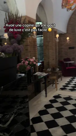 A post by @princilia400 on TikTok caption: Juste deux cocktails là c’est fait déjà presque 50€ 🤣😂🤣