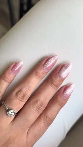 A post by @danyfloresnails on TikTok caption: Primera vez que intento el polygel y me encantó 😍🤍. #polygel #nails #cateyenails #danyfloresnails 