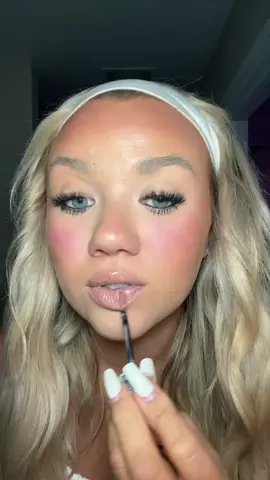 A post by @blondeandabaddie on TikTok caption: GRWME going live 💗
