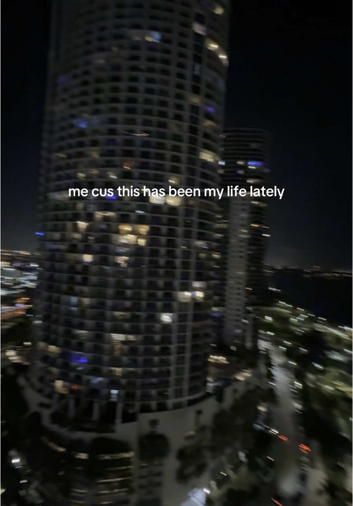 A post by @4ngeldm03 on TikTok caption: Miami, I miss you<3  #fyp #foryou #foryourpage #travel #traveltiktok #traveltok #miami #miamibeach #florida #ash #ashtrevino #santos #hotel 