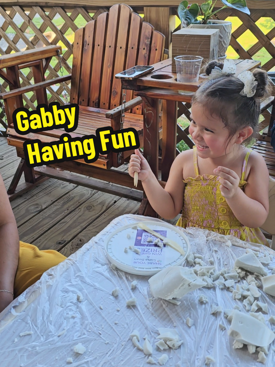 A post by @chrizh93 on TikTok caption: Gabby Having Fun @Sarita&ChrisHudson  #bbygabby😇 #bbyemma😇 #hudsonfamily👨‍👩‍👧‍👧  #saritaychris👩🏻‍🤝‍👨🏼 #hudsonfamily👨🏻‍🦰👩🏻👶🏻 #lapatroncita😇 #sarahudson51 #Mushashon👨🏻‍🦰 #tiktok #viral #foru #viralvideo #foryoupage #fy #paratii #fyp #foryou #mixedfamily 