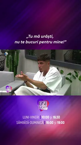 A post by @casaiubirii.kanaldro on TikTok caption: Oare ce urmărește Dorobanțu? 👀 Naomi nu-l vede bine intenționat, însă Manuela privește partea plină a paharului! #casaiubirii #kanaldromania #showbiz