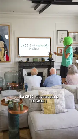 A post by @duolingofrance on TikTok caption: @Anyme023 t'es chaud de venir faire un cours privé ? #duolingo 