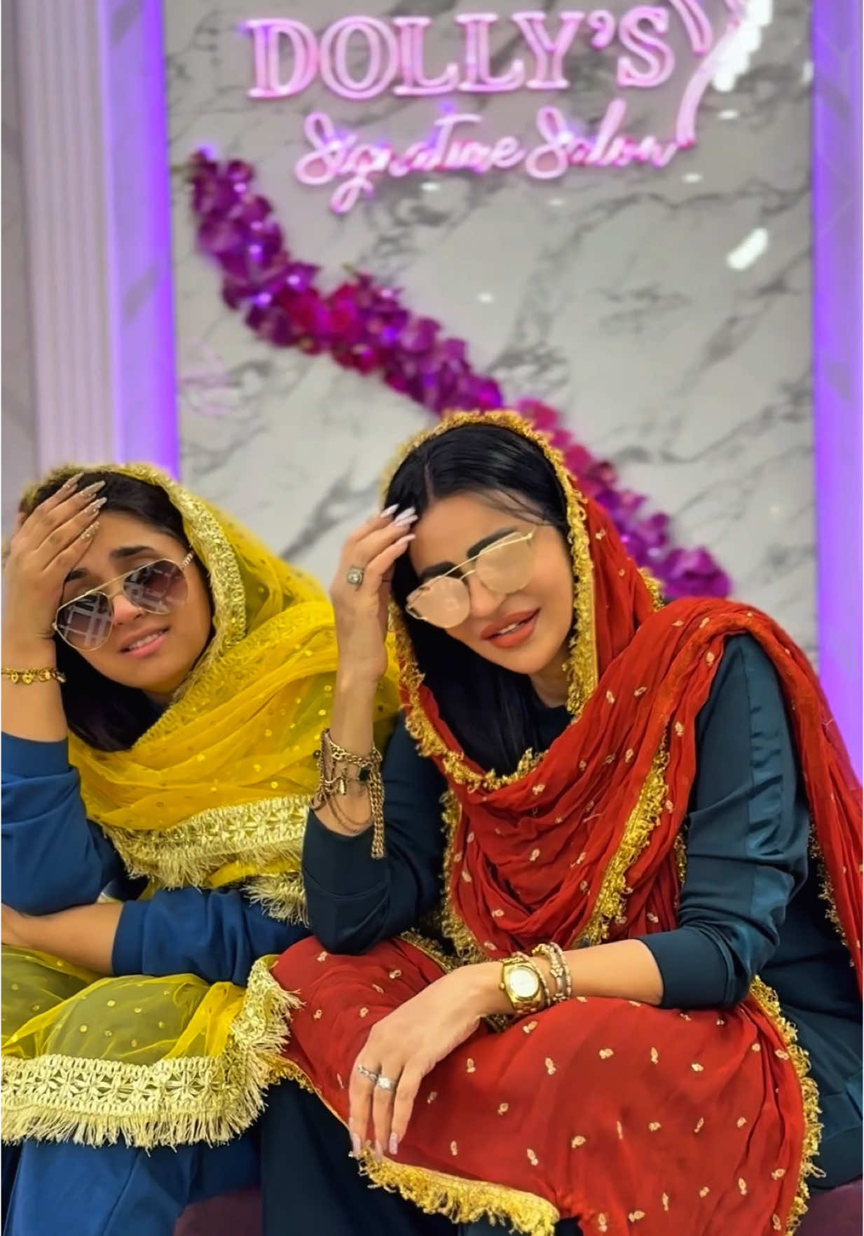 A post by @dollyofficiall on TikTok caption: New trend 😎🔥 #dolly #foryou @minahil malik 