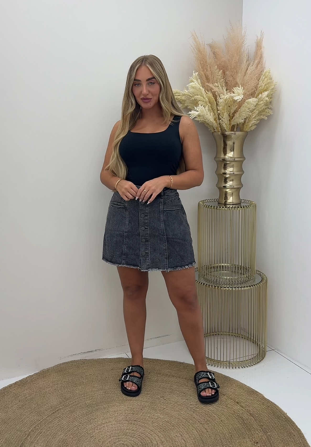 A post by @virgoboutiques on TikTok caption: VIRAL SKORT ‼️🔥 #skort #outfit #outfitidea #outfit #outfitinspo #viralproducts #viral #grwm #boutique #boutiqueshopping 