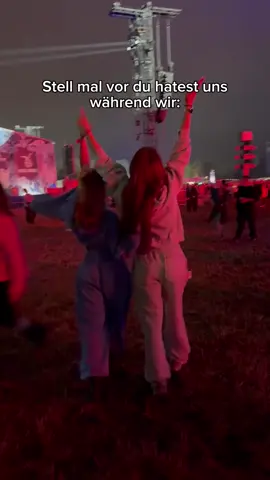 A post by @missgeorgiacavallo on TikTok caption: @vanessa @DEICHBRAND Festival 