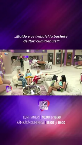 A post by @casaiubirii.kanaldro on TikTok caption: Manuela complimentează buchetul de flori al Kirei. Naomi face o remarcă la reacția Manuelei: „Parcă îți pare rău...” Credeți că există o fărâmă de invidie din partea fetelor? 🤨 #showbiz #casaiubirii #kanaldromania