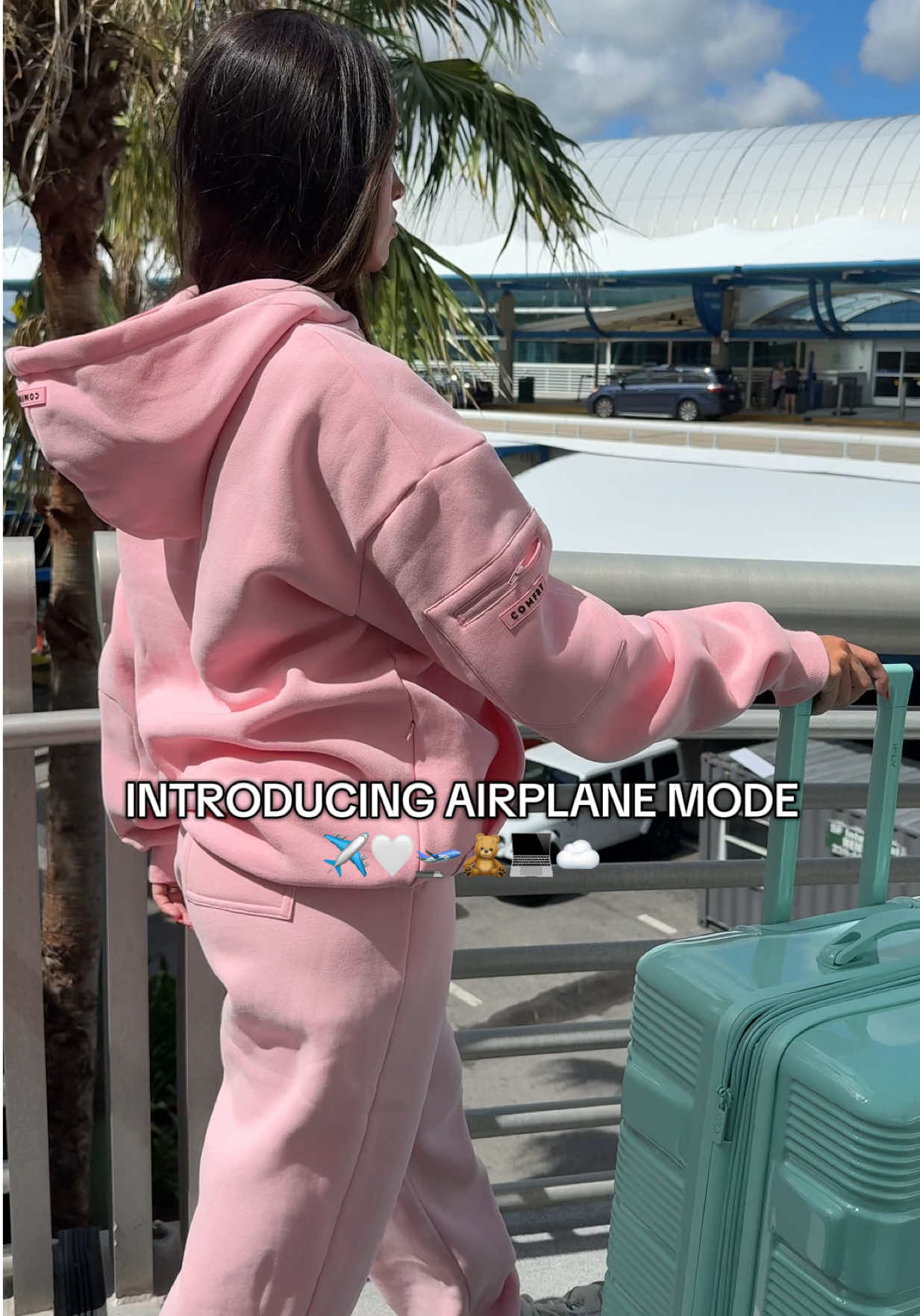 A post by @gavinbeckham_ on TikTok caption: OMGGG RUNNNN😍✈️🌎 @Comfrt 