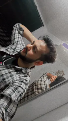A post by @kawsar___ahmed143 on TikTok caption: উবা লরিছ না🙄#kawsar___ahmed143 #NK143 #tiktokbangladesh #fouryou 