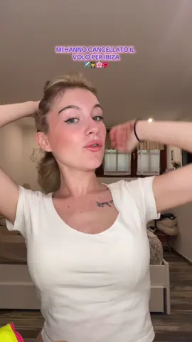 A post by @giadaabosetti on TikTok caption: disavventura!! mi hanno cancellato il volo per ibiza 😓