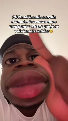 A post by @parsonsmiths on TikTok caption: Au lieu de dormir , il n’y a personne pour m’aider à valider mon panier😭👀🤣🤣🤣🤣