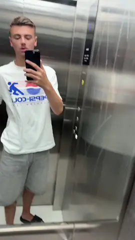 A post by @tomsursnaaaap on TikTok
