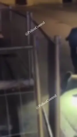 A post by @police.controll on TikTok caption: Si rifiuta di dare i documenti, intervengono i carabinieri” #polizia #carabinieri #notizie #cronaca #italia #