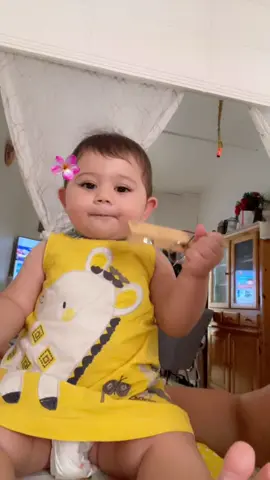 A post by @ales_melis_4 on TikTok caption: #fyp țucui glasu ei de prințesă mee 😊😻😻🫶🥹🥹