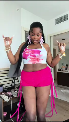 A post by @nellarose on TikTok caption: A day in Miami 🇺🇸✨