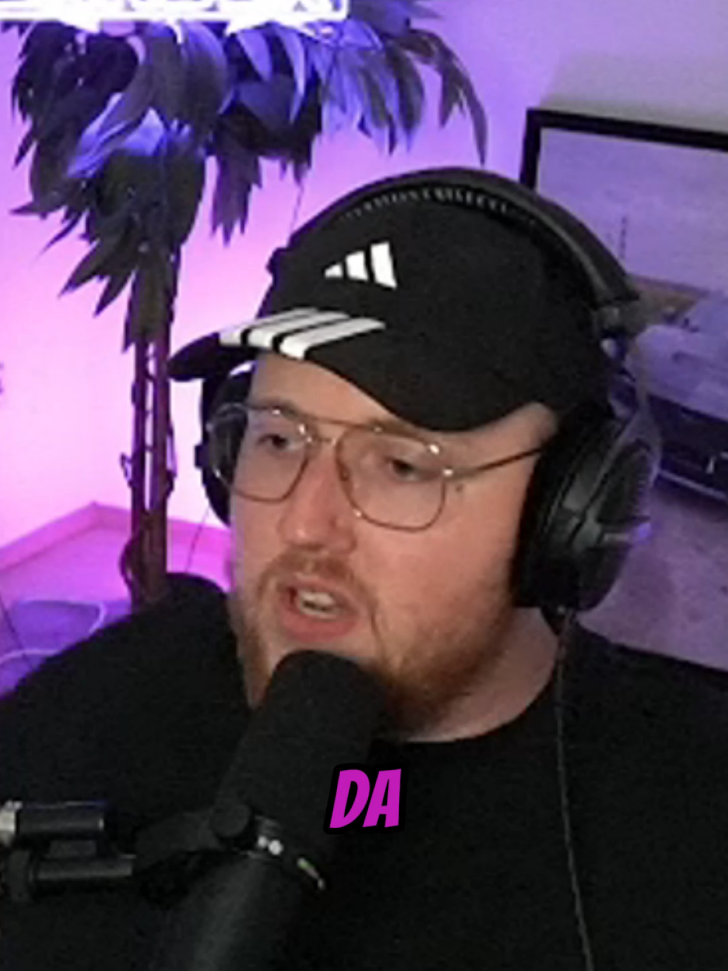 A post by @zarbex.highlights on TikTok caption: Es spawned einfach @zarbex #twitch #clips #fyp