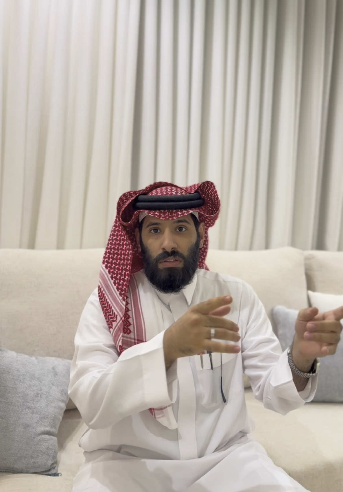 A post by @ii94a on TikTok caption: يعترض على أقدار الله #طارق_العمري 