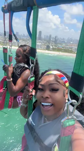 A post by @thegirltut on TikTok caption: 10/10 😭