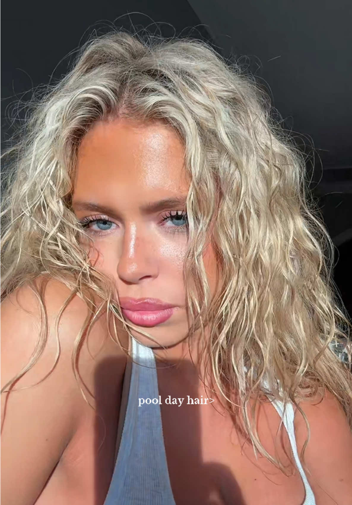 A post by @nats_not_okay on TikTok caption: full on mermaid fantasy🐚🐬🌅#fyp #wavyhair #hairinspo #makeupinspo #lipcombo #foryou #mermaidhair #mermaidvibes 