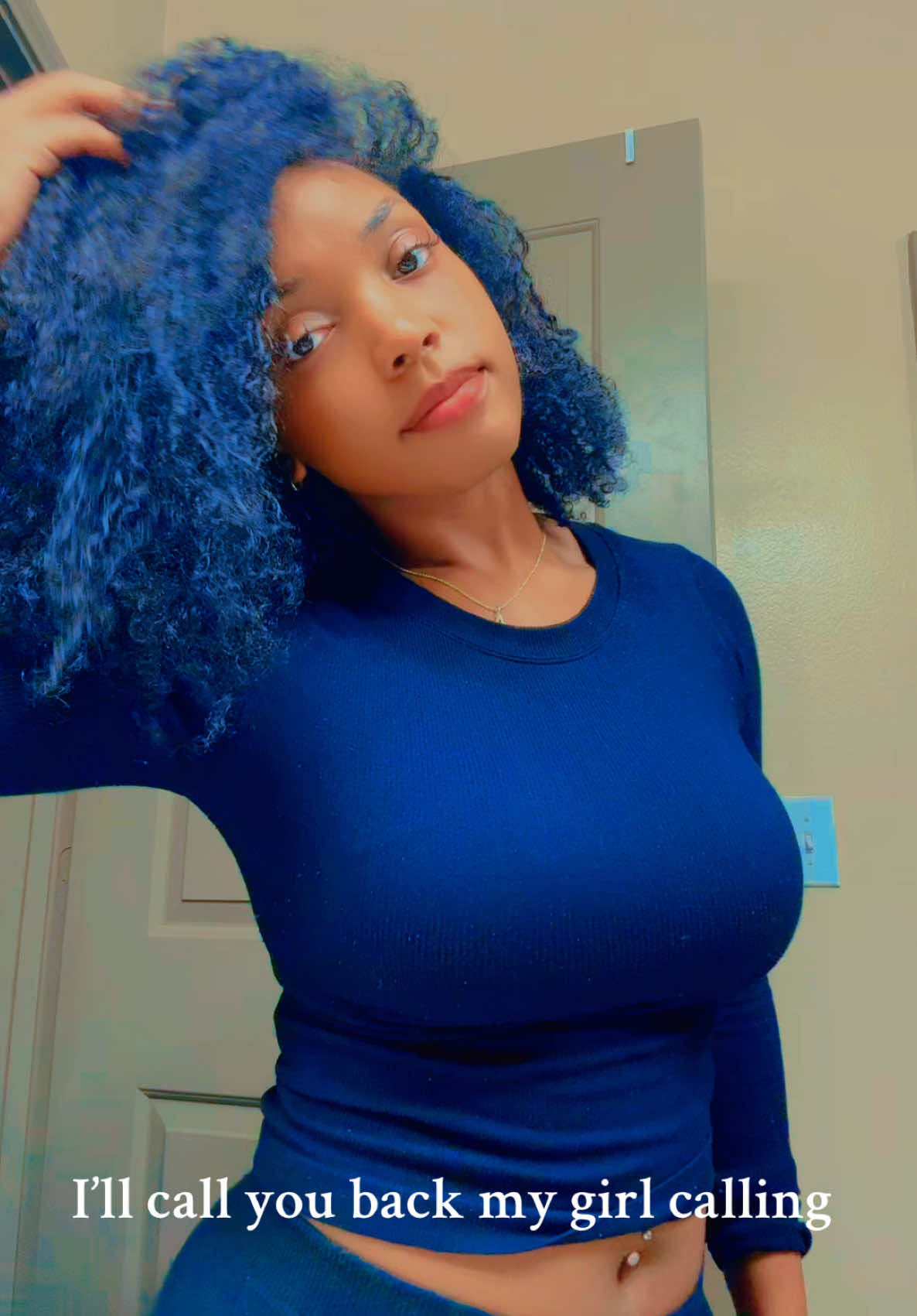 A post by @itssliyahhj on TikTok caption: Ahhhhh my girl did her thing, 6 month trim😮‍💨##hairtransition##fyp##curlytostraight