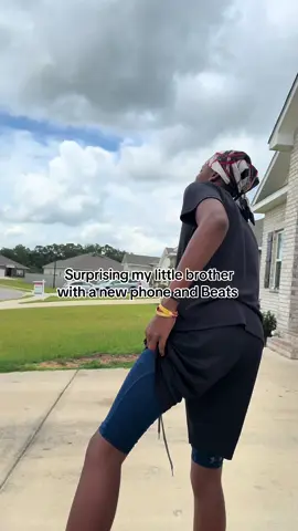 A post by @aeriannasingss on TikTok caption: One thing I’m gonna do is spoil my siblings 😂😂😂😂 @Beats by Dre @apple #fypシ #xyzbca #brother #bigsis 