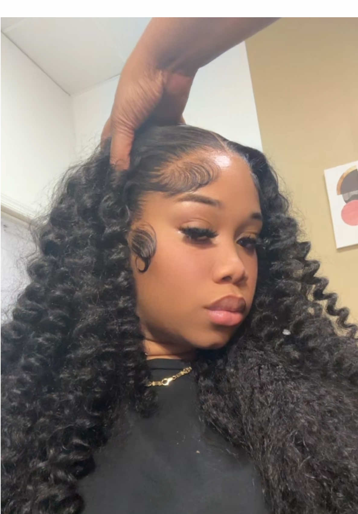 A post by @kashyuhmada on TikTok caption: Since yall keep asking me where I get my wig from I’m selling curly hair NOW 🎀🤭 #fyp #jamaicatiktok #patois #kallkash 