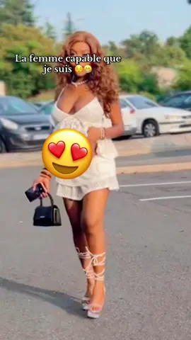 A post by @princilia400 on TikTok caption: Tout ça en portant la vie 🤰🏽
