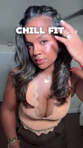 A post by @evelyngonz_ on TikTok caption: Got into some pre pregnancy sizes and I don’t know how to act 😂😍 