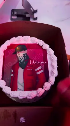 A post by @lokito__yt on TikTok caption: ❤️😱pastelitos de los 5mill de seguidores #lokito #parati #freefirelatam #fypシ #GamerEnTikTok 