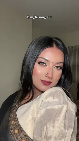 A post by @t4nju on TikTok caption: #fyp #banglasong #bengalitiktok #desilook #saree #bengali #t4nju 
