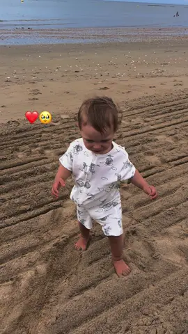 A post by @svetabrantly16 on TikTok caption: #fyp #pentrutine #viral_video #foryoupage❤️❤️ #viralvideos #fy 