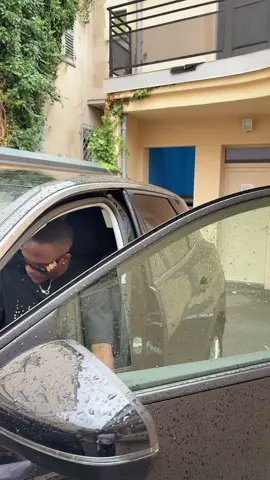A post by @kourisimple on TikTok caption: Mamaya boss ❤️❤️ @stylamillionsboss #guineenne224🇬🇳 #malitiktok🇲🇱 #ivoire_humour🇨🇮🇨🇮 