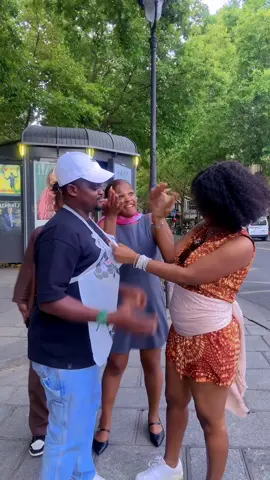 A post by @rosine0fficiel on TikTok caption: On ne retiens pas un gars avec l’enfant 