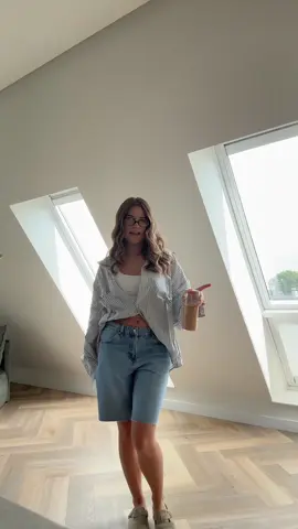 A post by @jadeanna on TikTok caption: who is she