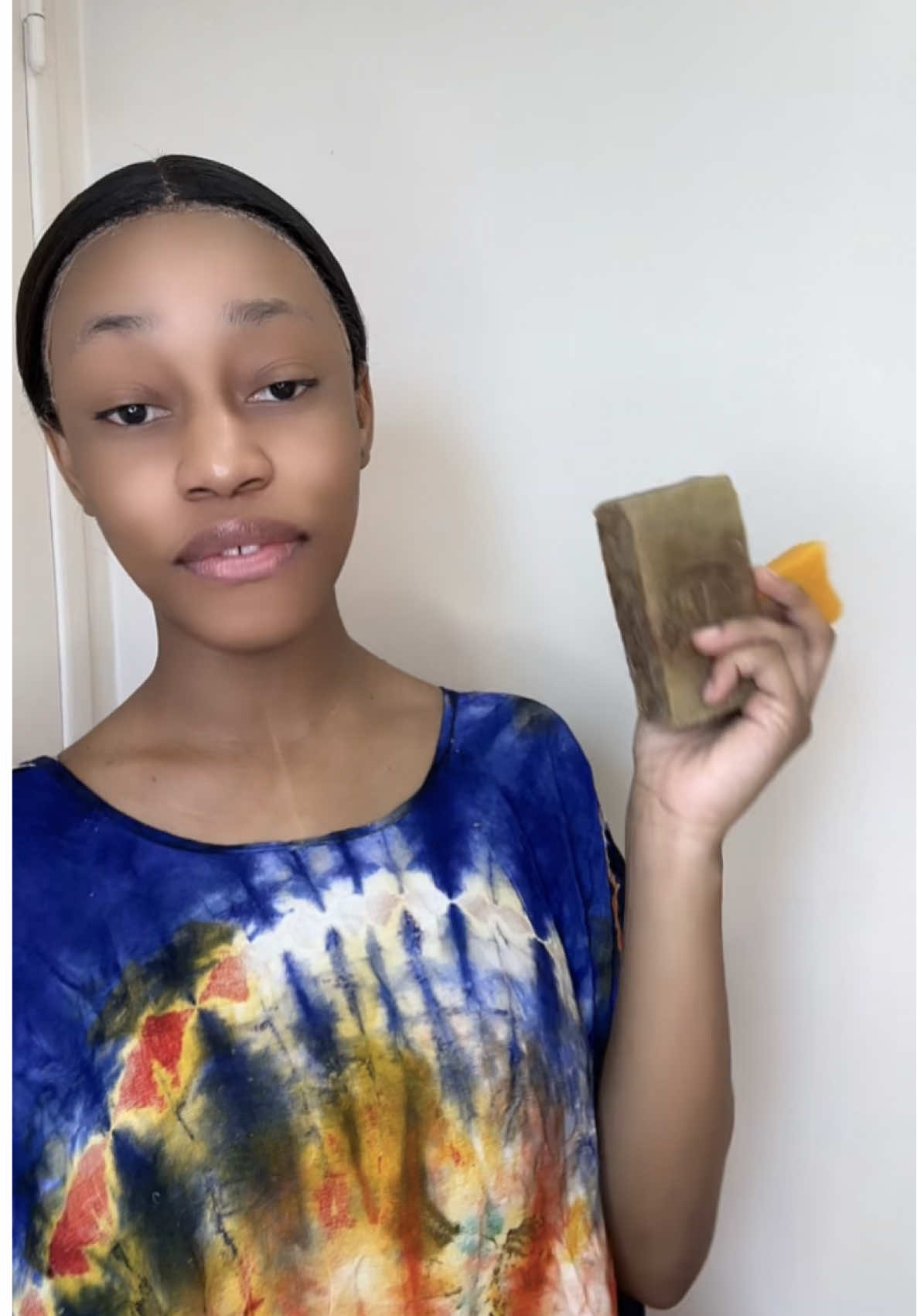 A post by @kim__makosso_2 on TikTok caption: ✨ Les savons de @Egerie_EvaBeaute sont enfin disponibles ! ✨ Adaptés à tous les types de peaux  💰 Prix : 2500 FCFA l’unité 🧼 Qualité au rendez-vous, résultats visibles. 📞 Commandes : +225 07 68 06 02 13  #evabeautetactile #savon #glowup 
