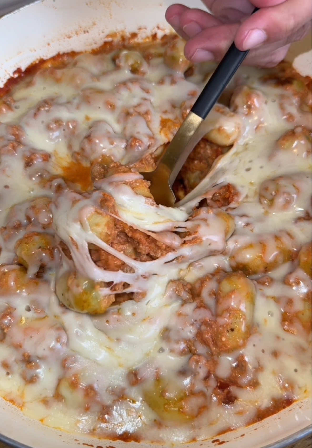 A post by @cestarpinbon on TikTok caption: MEILLEURE manière de cuisiner les GNOCCHIS 😋😋 #recettes #ideerecette #recettesimple #recetterapide ##recettefacile #recettesimpleetrapide #recettefacileetrapide #tiktokfood #cestarpinbon 