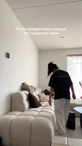 A post by @ on TikTok caption: Ja ik moet ook gewoon overleven