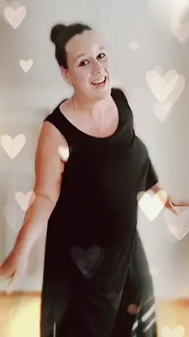 A post by @nessa01071998 on TikTok caption: 🥰🥰🥰 nicht mehr lange 🥰🥰🥰