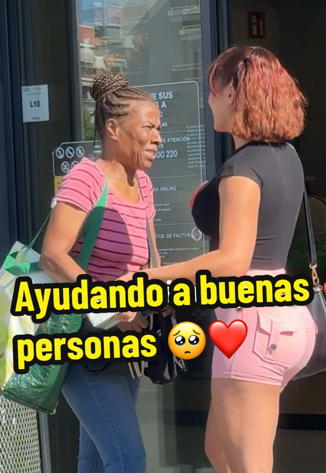 A post by @carolinacazadora3 on TikTok caption: Ayudando a buenas personas 🥺❤️