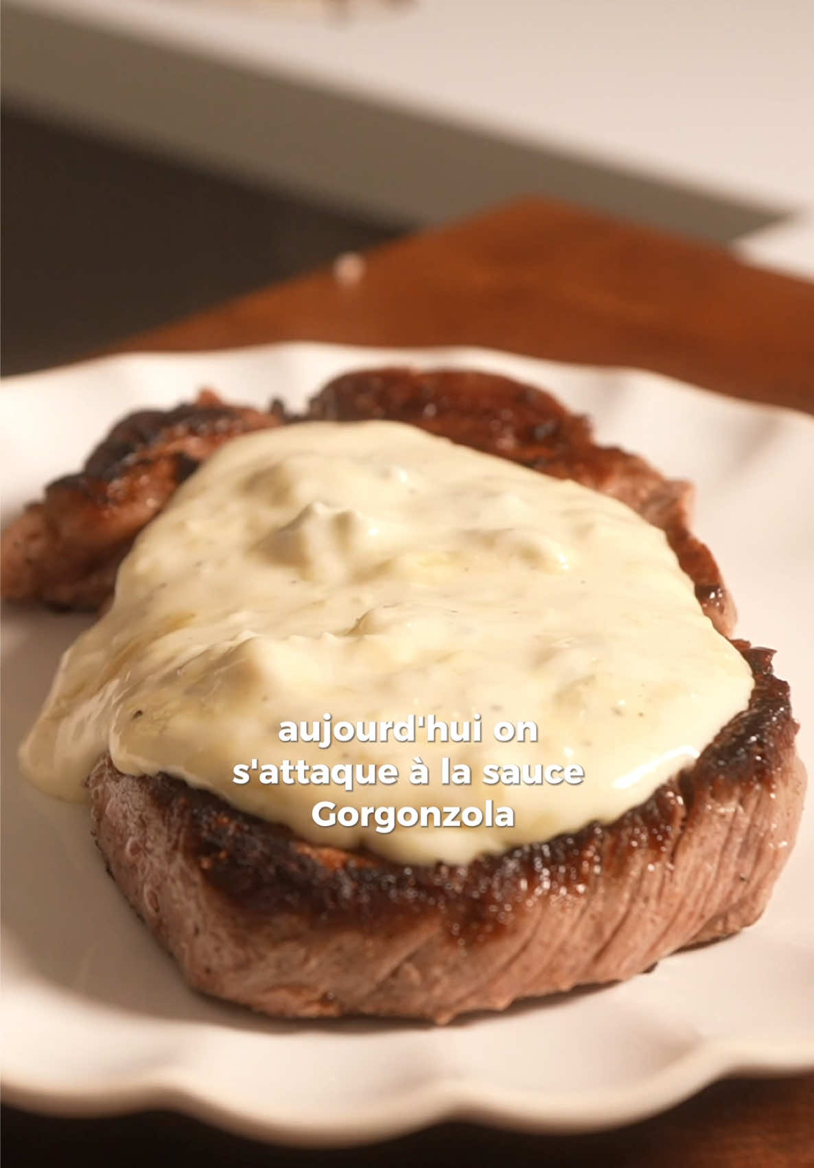 A post by @qistoh on TikTok caption: Sauce Série Épisode 4 : Sauce Gorgonzola 🧀🥰 #recette #cuisine #chef #food #cheese #fromage