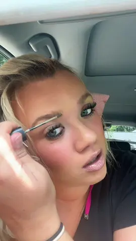 A post by @blondeandabaddie on TikTok caption: GRWME!!!!