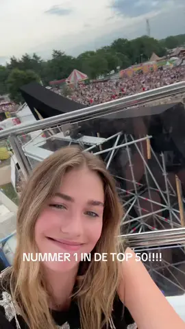 A post by @roxydekker on TikTok caption: HI ZWARTE CROSS!