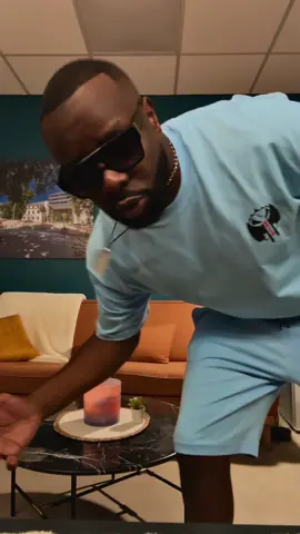 A post by @gims_off on TikTok caption: C’est dispo partout !!! en feat avec Jul  #Corazon #Gims #Jul 