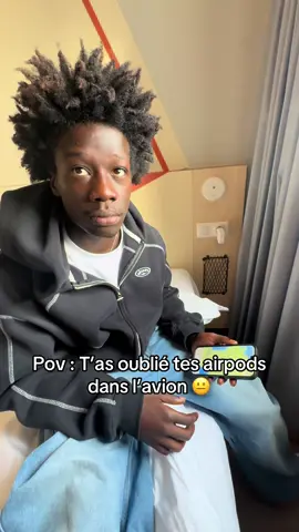 A post by @tsukuytb on TikTok caption: J’AI TROP LA HAINE 😐@Air France pitié 🙏🏾 (vol AF6112)#tsuku 