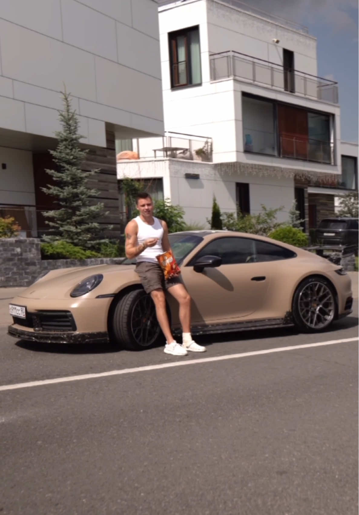 A post by @dimasblog on TikTok caption: Да вроде, семейная…🤭😄