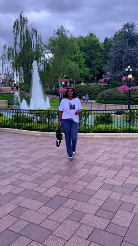 A post by @bilguissa54 on TikTok caption: #amoureuse #visibilitesurtiktok #encouple💍 #femmeduboss❤️ #plusdevusurtiktok🙏🥰 #visibilité #biltresor #plusdevisibilitetiktok 