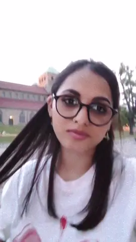 A post by @alexya_deny08 on TikTok caption: #fyp #FunkNoCapCut 💋💋💋#la o plimbare în Hildesheim 